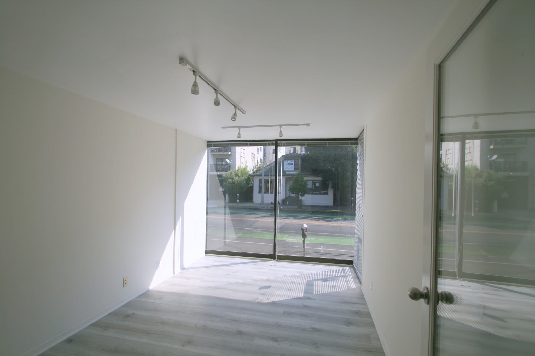 1434 6th St, Santa Monica, CA for lease Interior Photo- Image 1 of 3