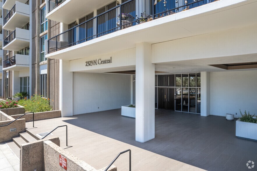 2323 N Central Ave, Phoenix, AZ à vendre - Photo du bâtiment - Image 3 de 5