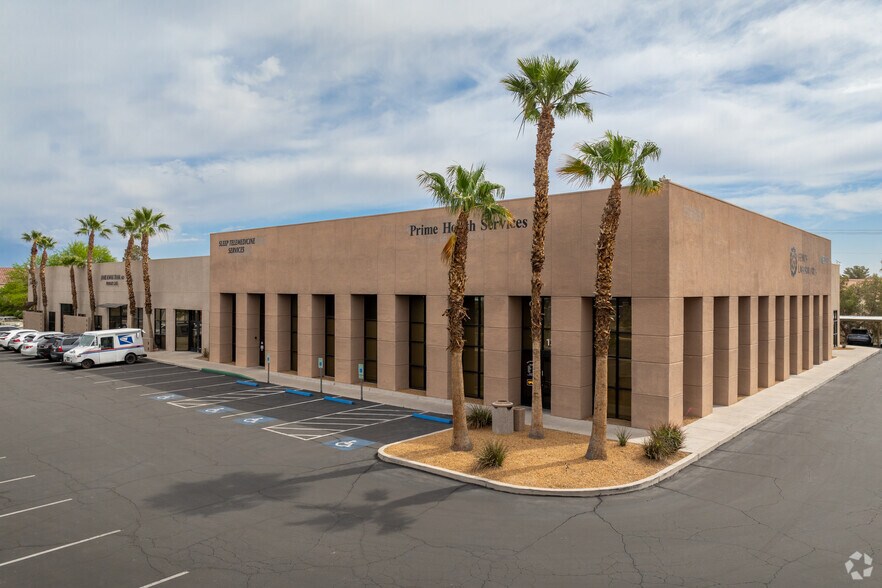 5052-5092 S Jones Blvd, Las Vegas, NV à louer - Photo du bâtiment - Image 1 de 17