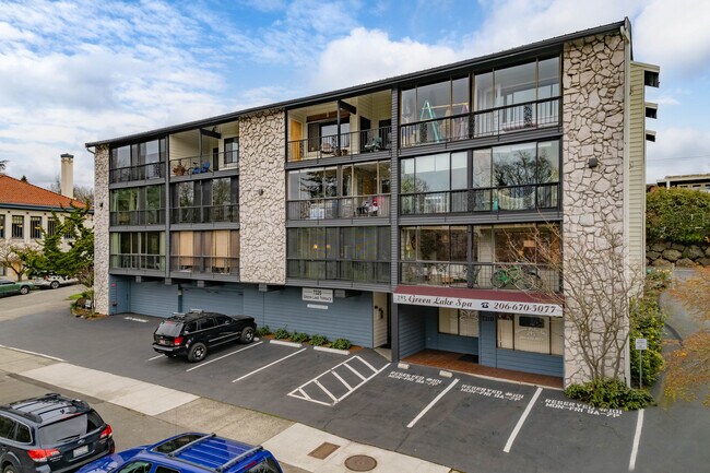 More details for 7310-7320 E Green Lake Dr N, Seattle, WA - Multifamily for Sale