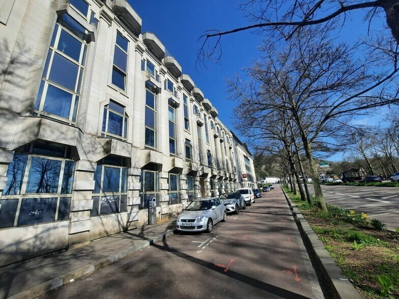 Office in Rouen for lease - Building Photo - Image 1 of 10