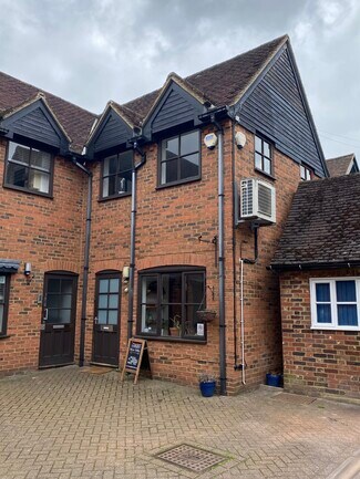 Plus de détails pour 102-103 Bancroft, Hitchin - Commerce de détail à louer