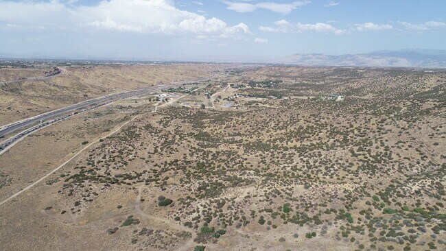 Plus de détails pour Summit Valley Rd, Hesperia, CA - Terrain à vendre