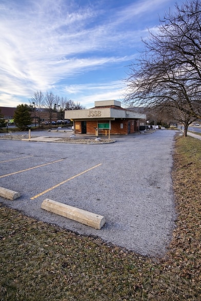 835 E Bishop St, Bellefonte, PA à louer - Photo du bâtiment - Image 3 de 7