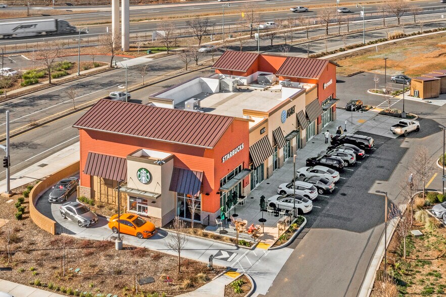 1 Churn Creek Rd, Redding, CA à vendre - Photo du bâtiment - Image 2 de 7