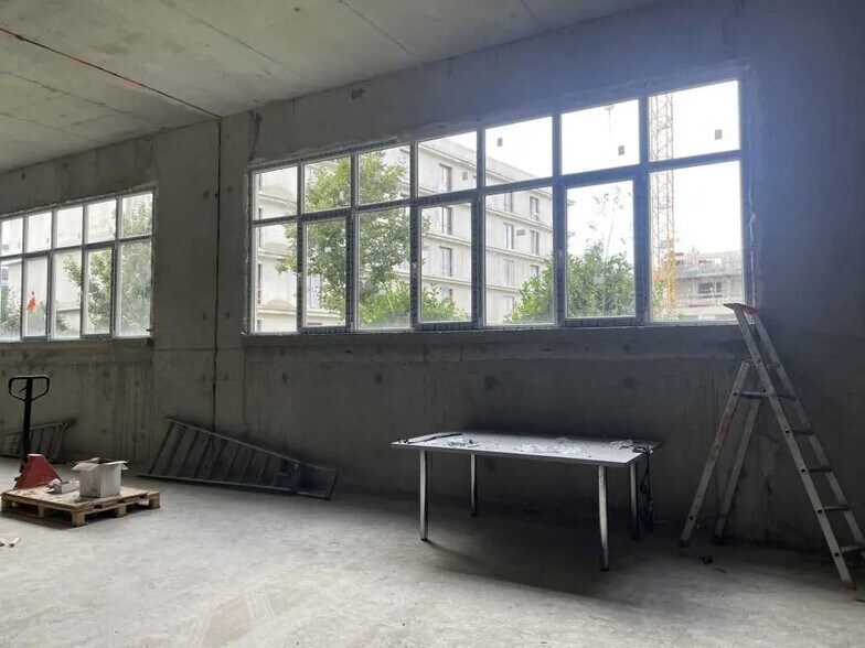 Flex dans Ivry-sur-Seine à louer - Photo de construction - Image 3 de 8