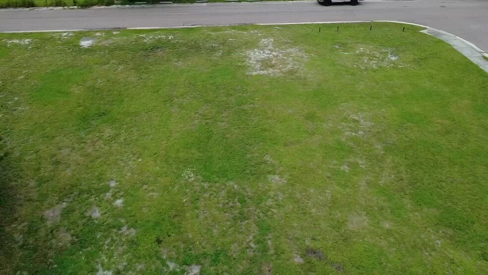 Terrain dans Saint Petersburg, FL à vendre - Vidéo sur l’inscription commerciale - Image 3 de 12