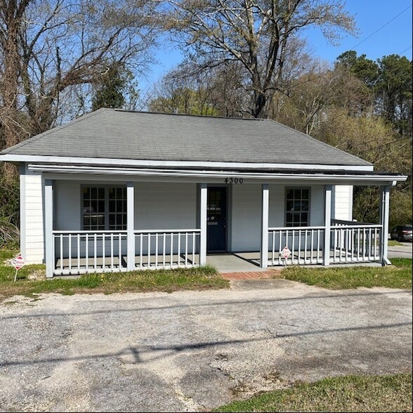 4292-4300 E Ponce de Leon Ave, Clarkston, GA for sale - Building Photo - Image 2 of 4
