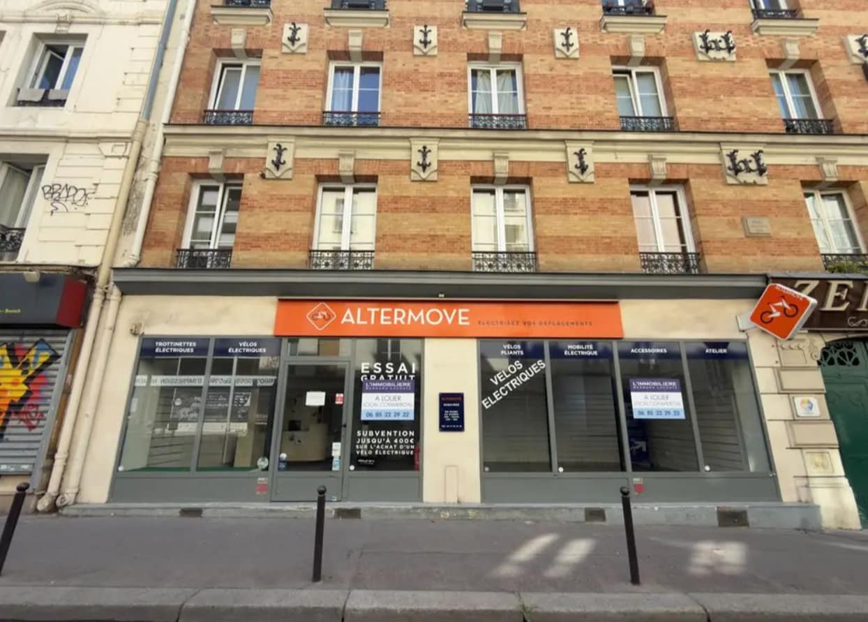 Retail in Paris for lease Building Photo- Image 1 of 1