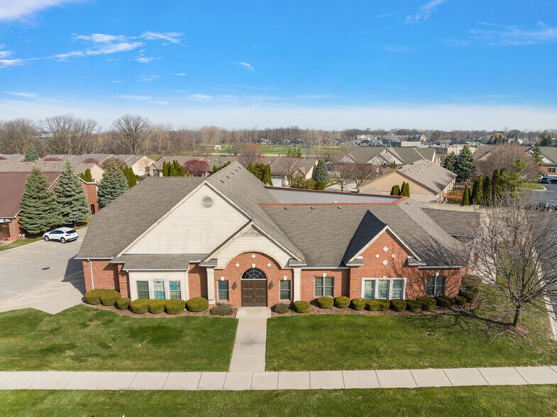 35807 Moravian Rd, Clinton Township, MI à louer - Photo du bâtiment - Image 1 de 9