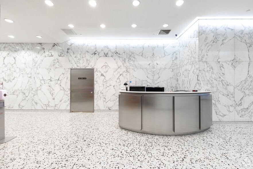 228 E 45th St, New York, NY for lease - Interior Photo - Image 3 of 5