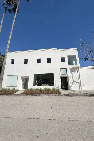 304 N Harper Ave, Los Angeles, CA à louer - Photo du bâtiment - Image 2 de 11