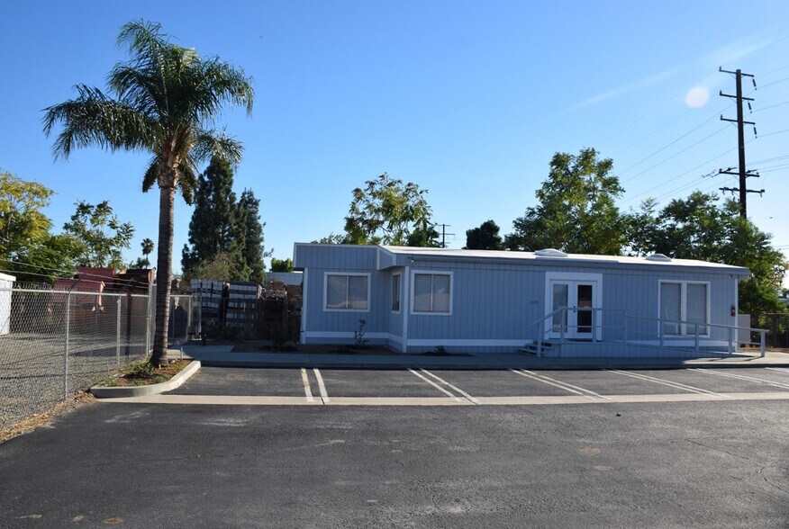 4620 Felspar St, Jurupa Valley, CA à louer - Photo du bâtiment - Image 2 de 6