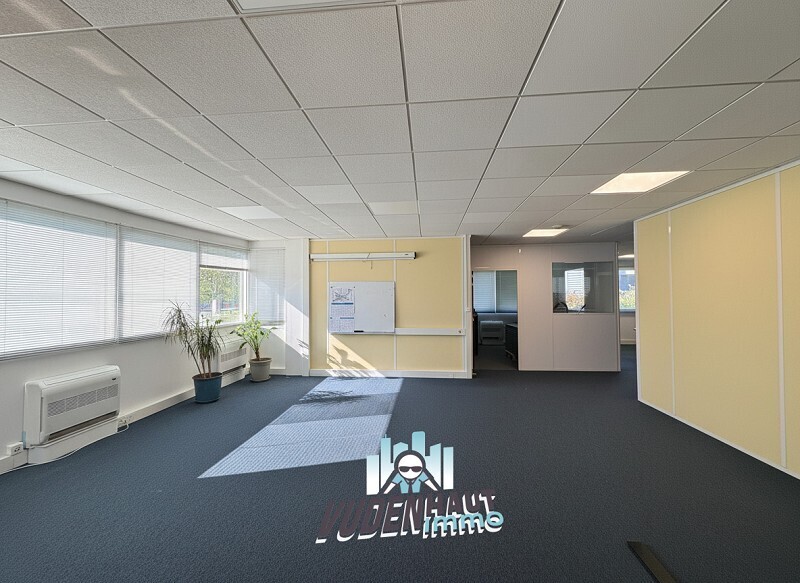 Office in Toulouse for lease Interior Photo- Image 1 of 17
