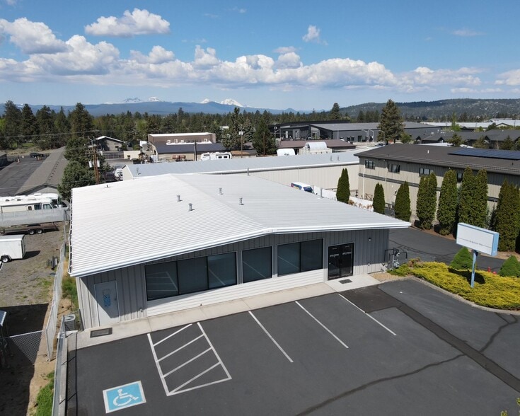 635 SE Business Way, Bend, OR for sale - Building Photo - Image 3 of 22