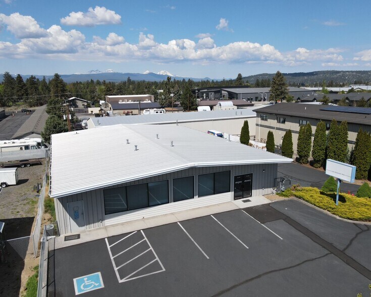635 SE Business Way, Bend, OR à vendre - Photo du bâtiment - Image 3 de 22