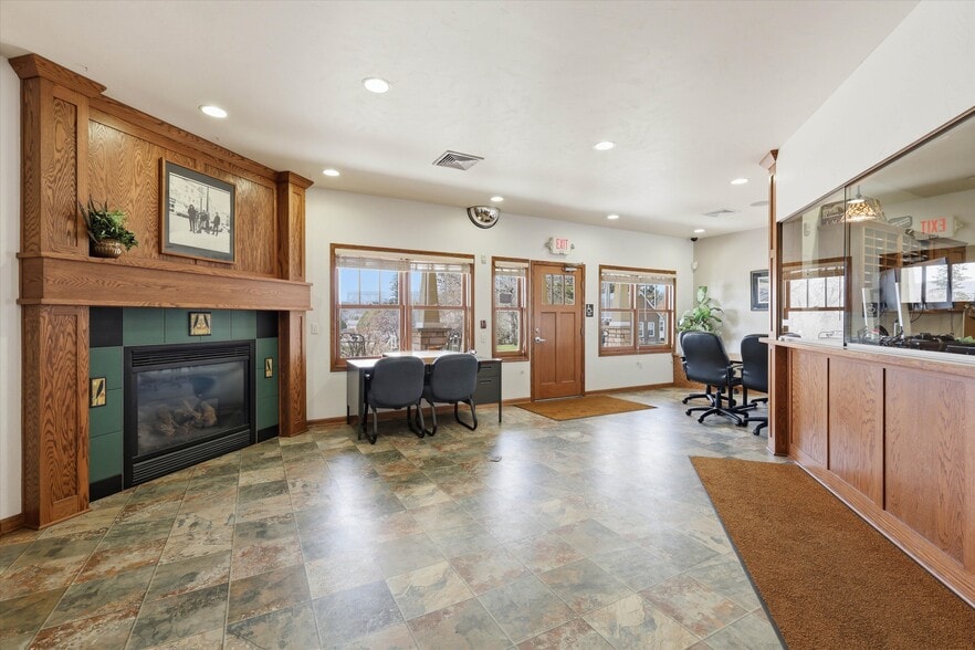 312 N 5th Ave, Sturgeon Bay, WI for sale - Building Photo - Image 3 of 37