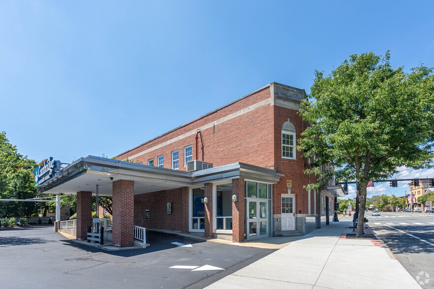 626 Massachusetts Ave, Arlington, MA for lease - Building Photo - Image 3 of 5