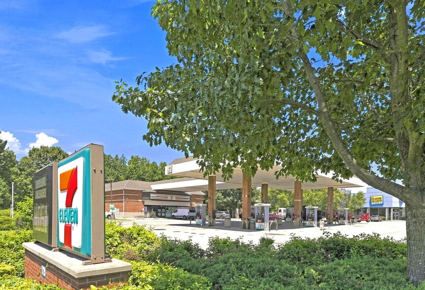 1729 S Military Hwy, Chesapeake, VA for sale - Building Photo - Image 3 of 6