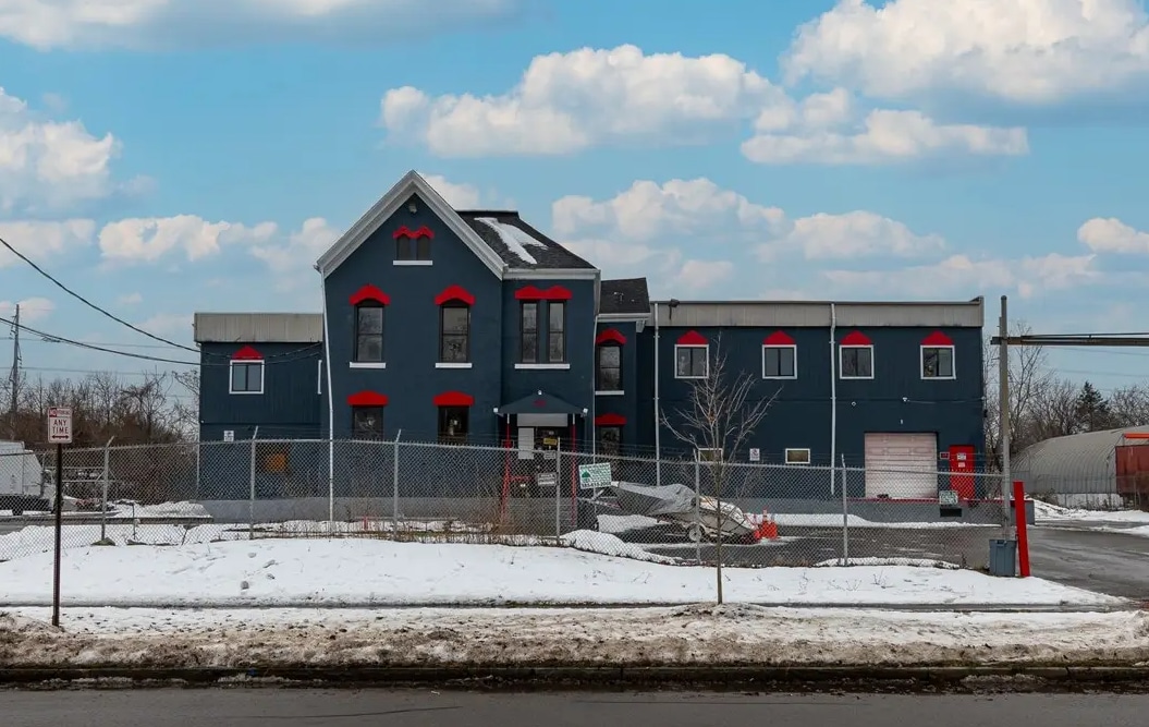 395 Maple St, Rochester, NY for sale Primary Photo- Image 1 of 23