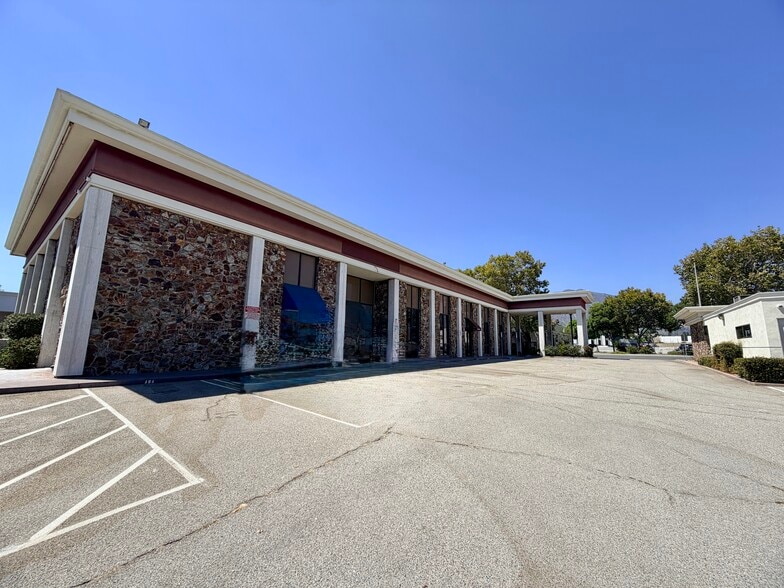 128-130 E Huntington Dr & 125 Alta St portfolio of 2 properties for sale on LoopNet.ca - Building Photo - Image 3 of 7