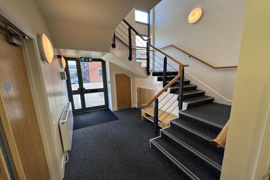 Eldon Rd, Beeston à louer - Photo du bâtiment - Image 2 de 19