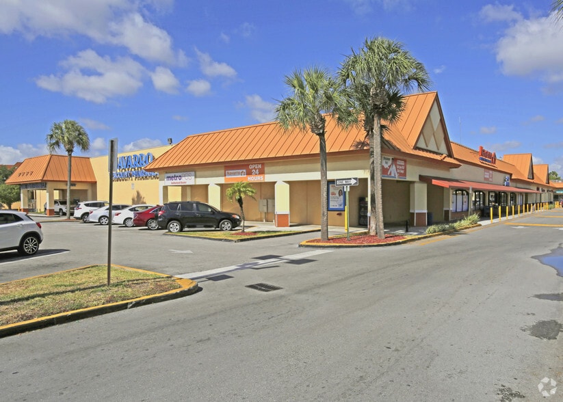 10700-10776 SW 72nd St, Miami, FL for lease - Building Photo - Image 2 of 13