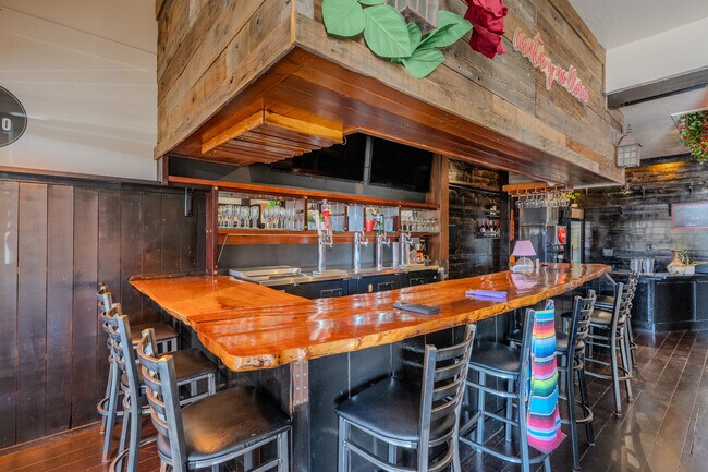 Plus de détails pour 8501 El Camino Real, Atascadero, CA - Commerce de détail à vendre