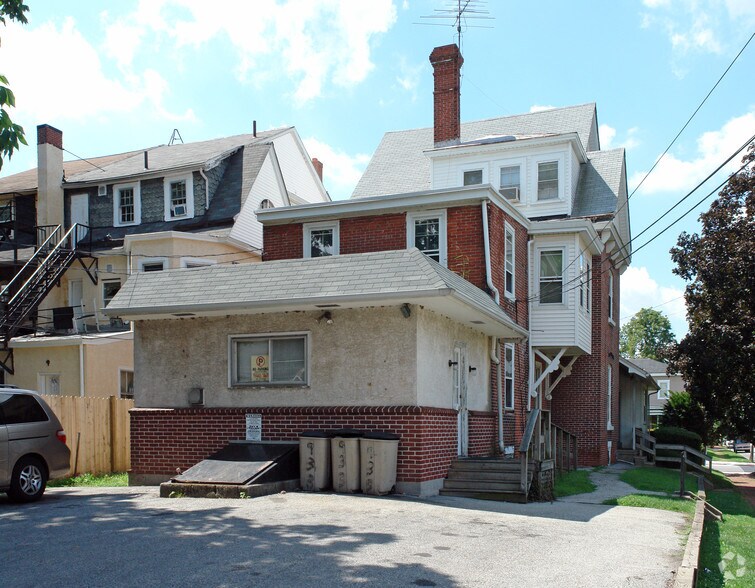 933 W Main St, Norristown, PA à vendre - Photo du bâtiment - Image 2 de 37