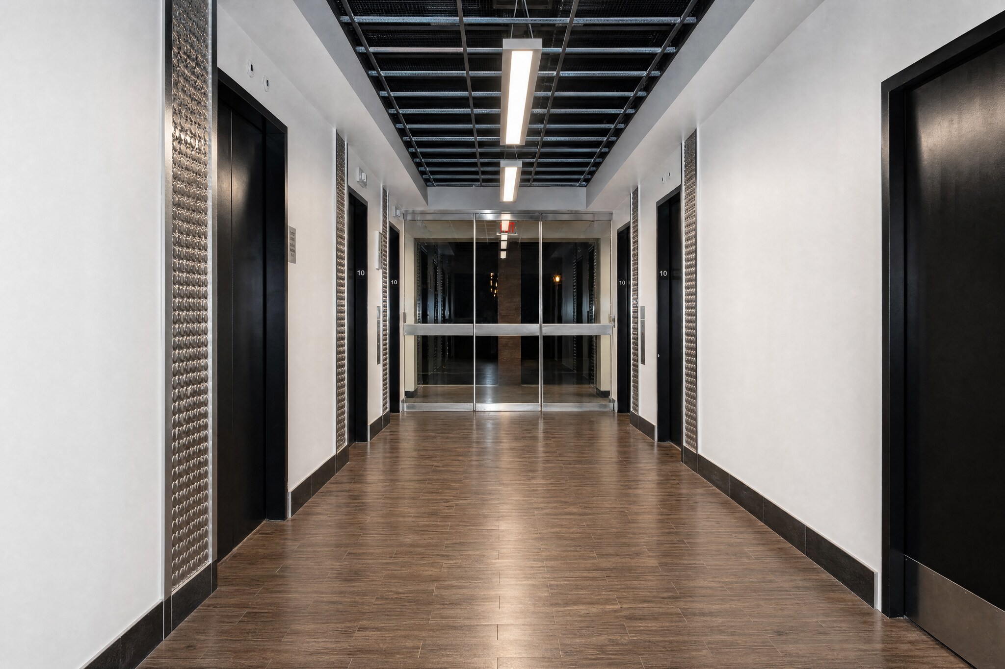 18000 W Nine Mile Rd, Southfield, MI for lease Interior Photo- Image 1 of 20