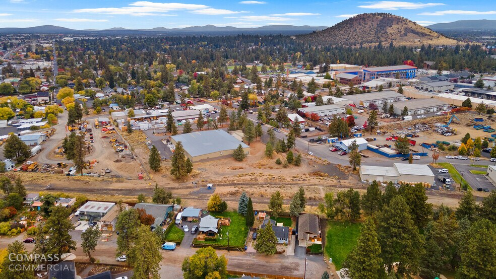 135 SE 5th St, Bend, OR à vendre - Photo du bâtiment - Image 3 de 4