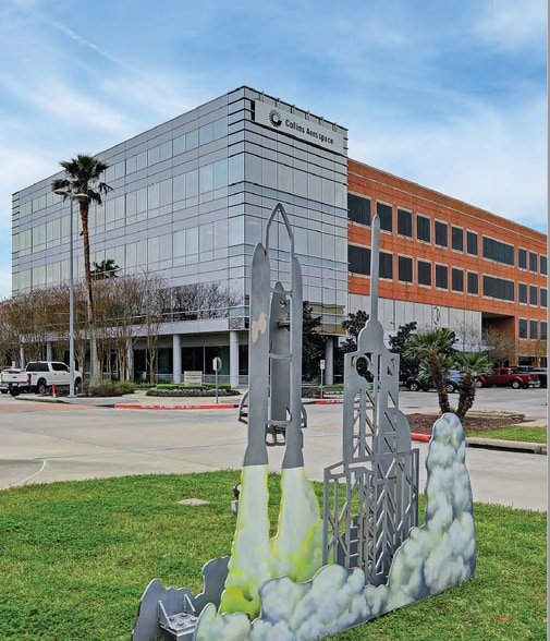 18050 Saturn Ln, Houston, TX à louer - Photo du bâtiment - Image 1 de 8