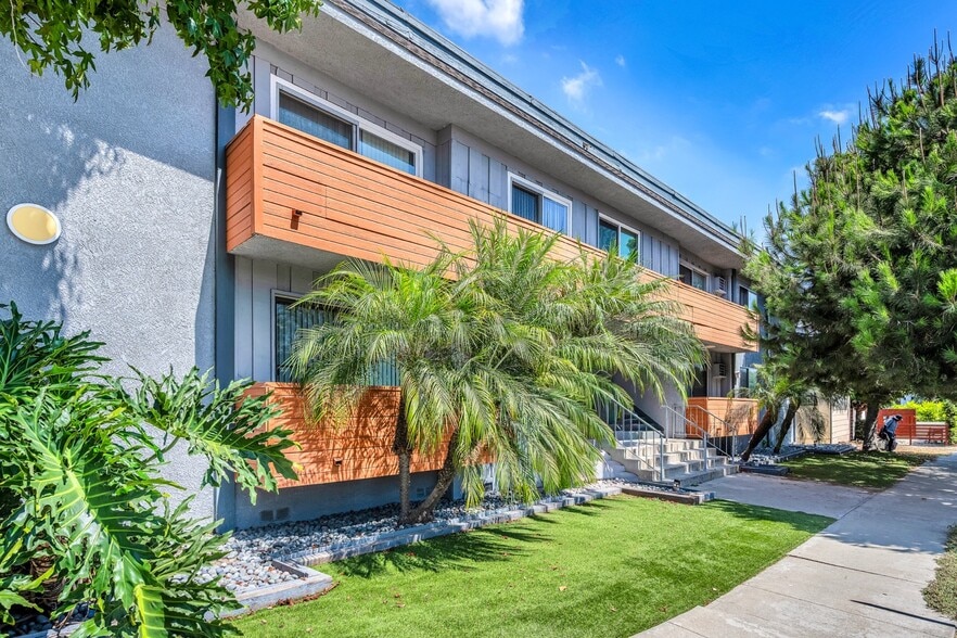 11825 National Blvd, Los Angeles, CA for sale - Building Photo - Image 2 of 16