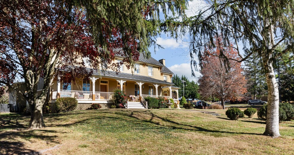 120 Water St, New Windsor, MD à vendre - Photo du bâtiment - Image 2 de 20