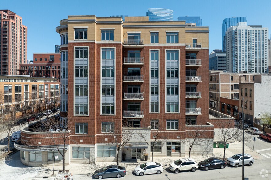 657 W Fulton St, Chicago, IL à louer - Photo du bâtiment - Image 3 de 9