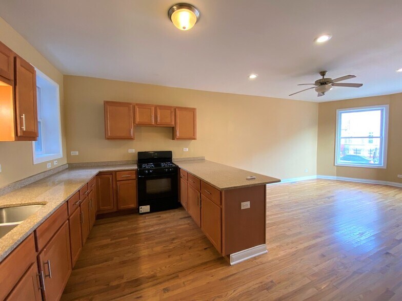 4522 S Calumet Ave, Chicago, IL à vendre - Photo du bâtiment - Image 3 de 14
