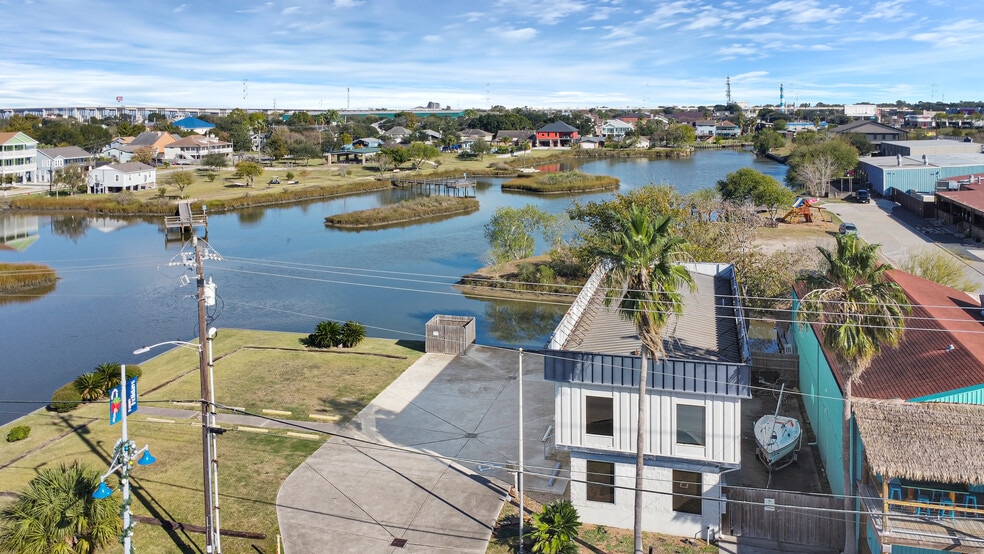 815 Clear Lake Rd, Clear Lake Shores, TX for sale - Building Photo - Image 3 of 31