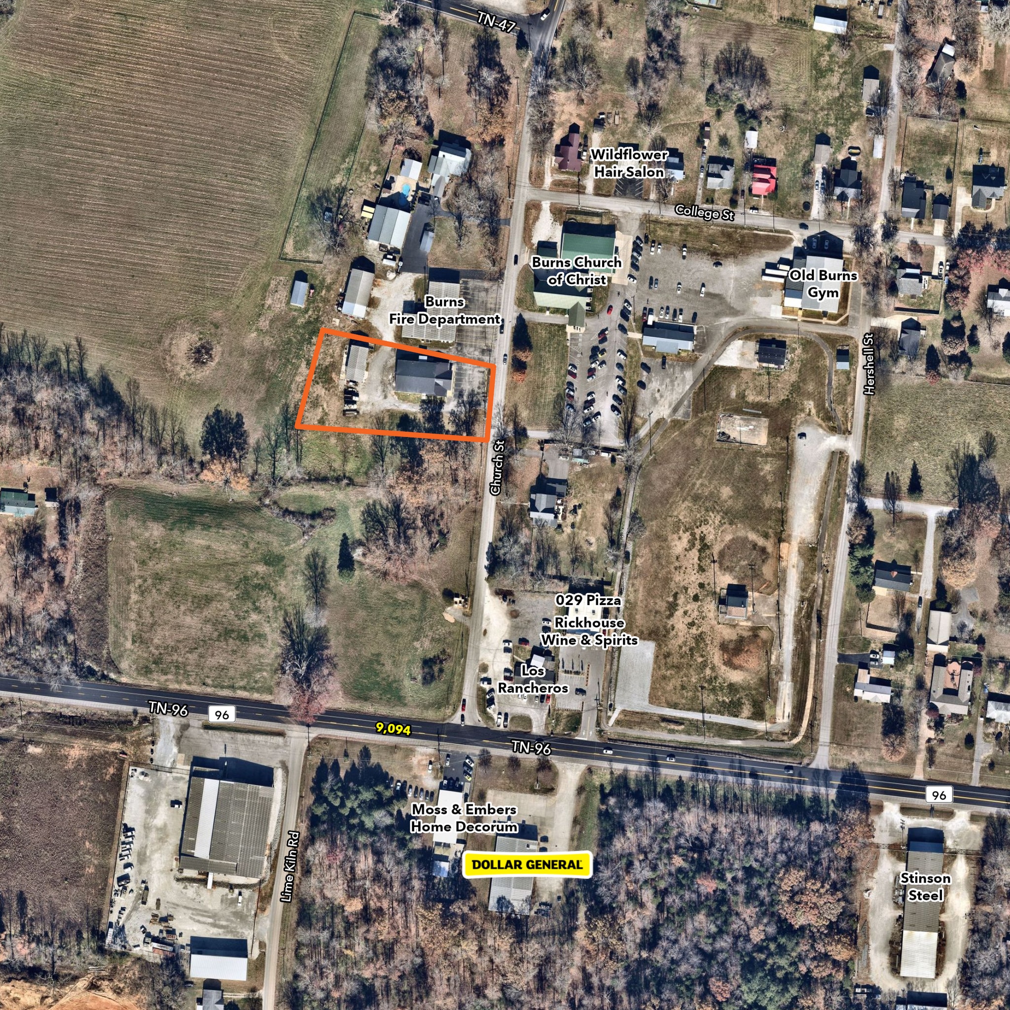 2715 Church St, Burns, TN à louer Photo principale- Image 1 de 2