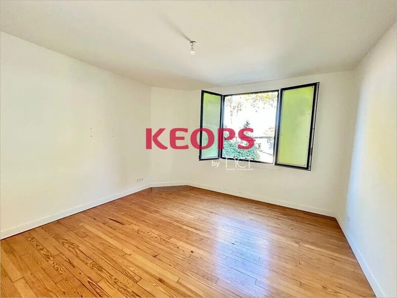 Office in Fenouillet for lease - Interior Photo - Image 3 of 11