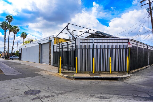 More details for 2217 W 2nd St, Santa Ana, CA - Industrial for Lease