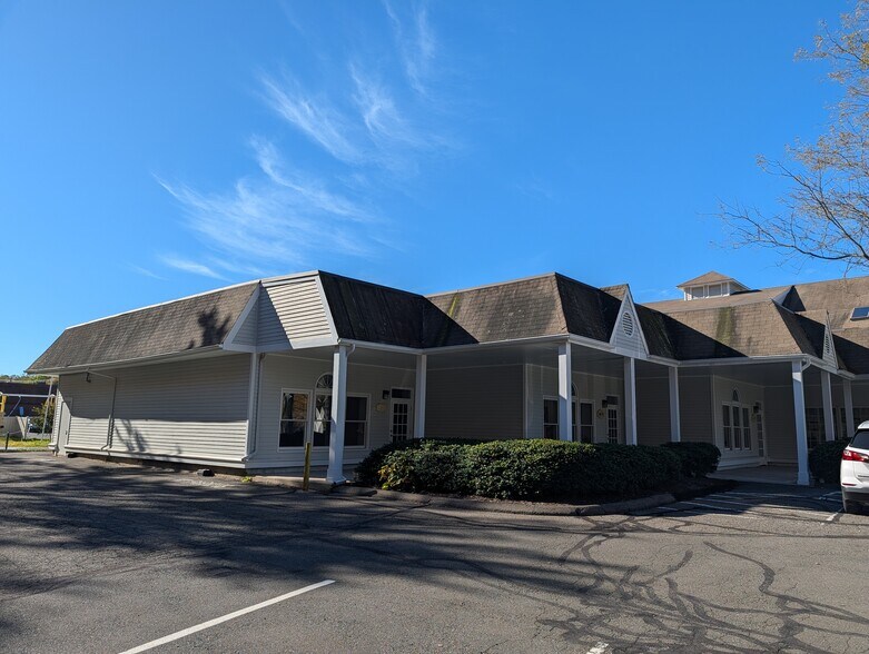 188 Main St, Monroe, CT à vendre - Photo du bâtiment - Image 3 de 4