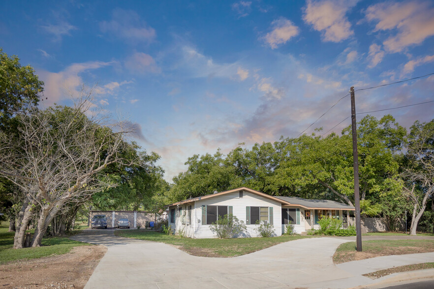 303 S Main St, Cibolo, TX à vendre - Photo principale - Image 1 de 1