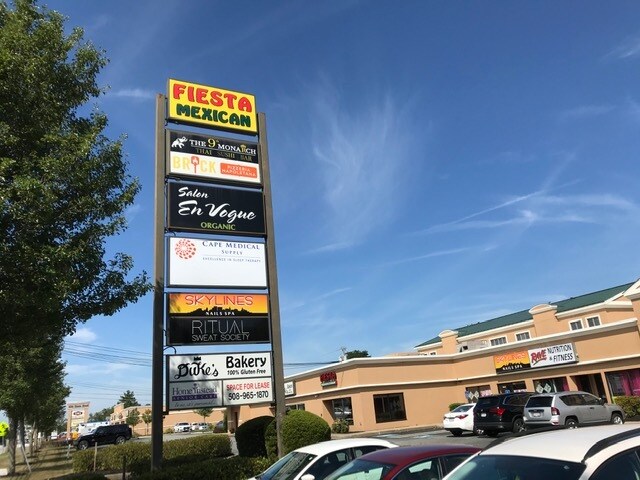 634 State Rd, Dartmouth, MA à louer - Photo du bâtiment - Image 2 de 7