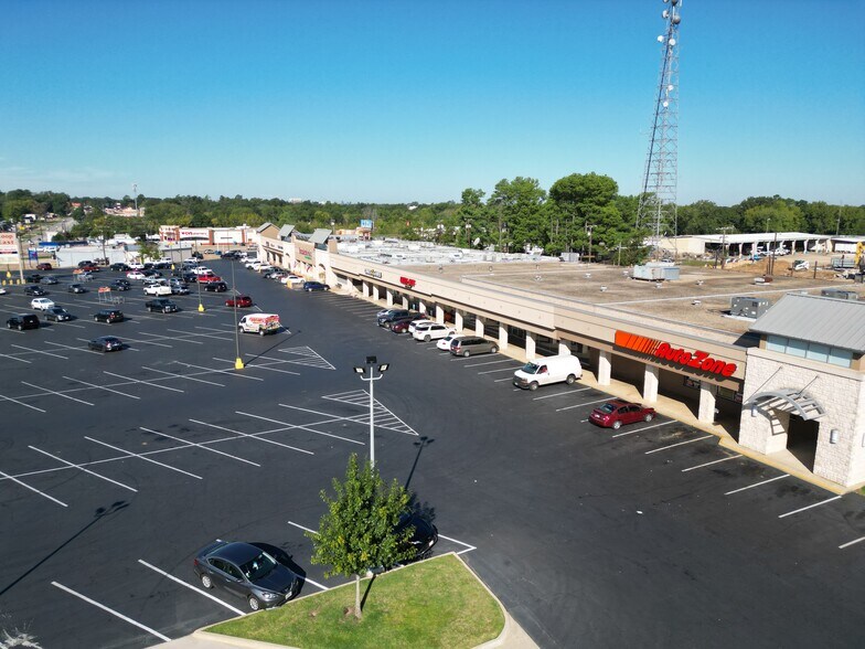 2702-2756 E 5th St, Tyler, TX à vendre - Photo du bâtiment - Image 2 de 6