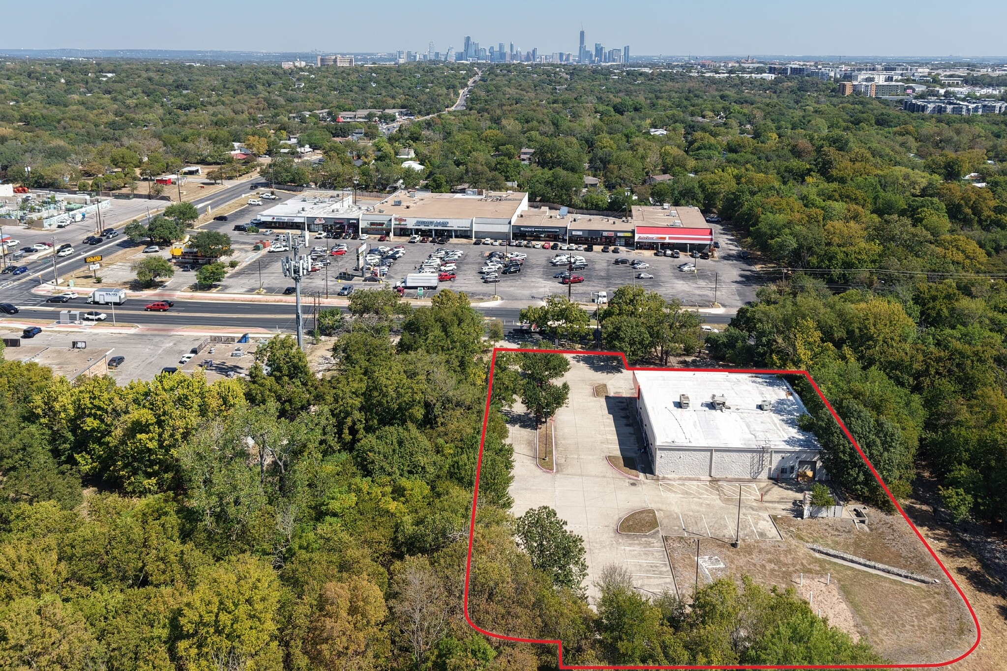 501 W Stassney Ln, Austin, TX à louer Photo principale- Image 1 de 9