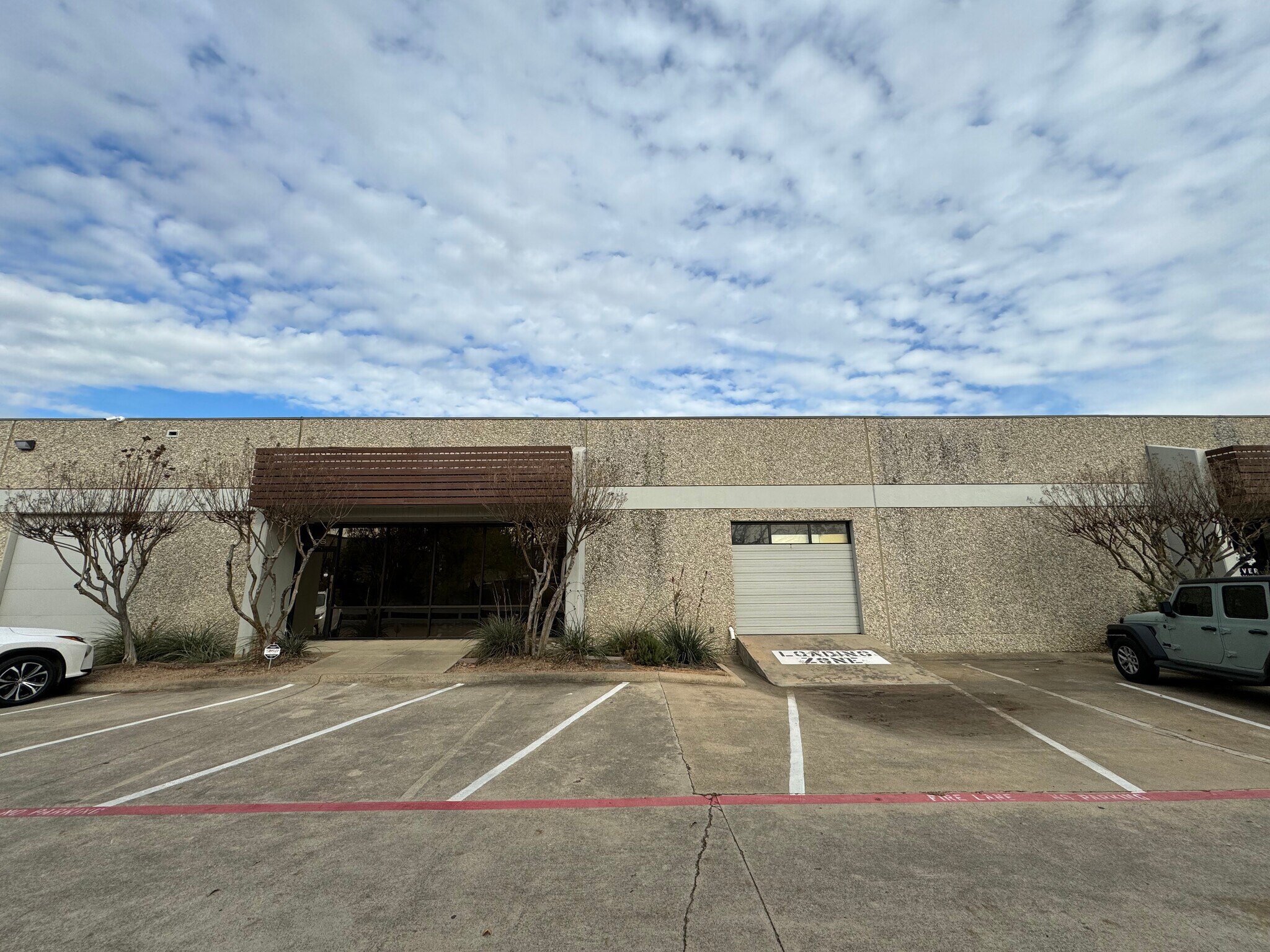 10606 Shady Trl, Dallas, TX à vendre Photo du bâtiment- Image 1 de 33
