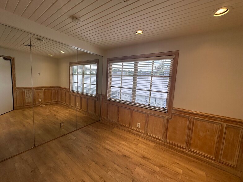 12750 Ventura Blvd, Studio City, CA à louer - Photo du bâtiment - Image 2 de 24