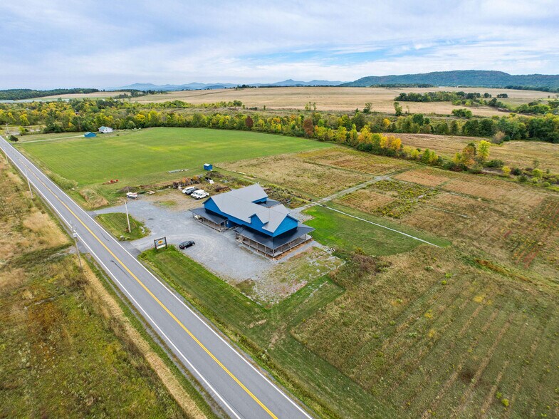 1502 NY-22, Essex, NY à vendre - Aérien - Image 1 de 25