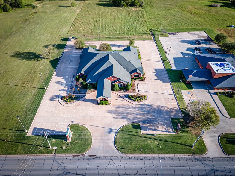 4920 SW Lee Blvd, Lawton, OK à louer - Aérien - Image 2 de 16