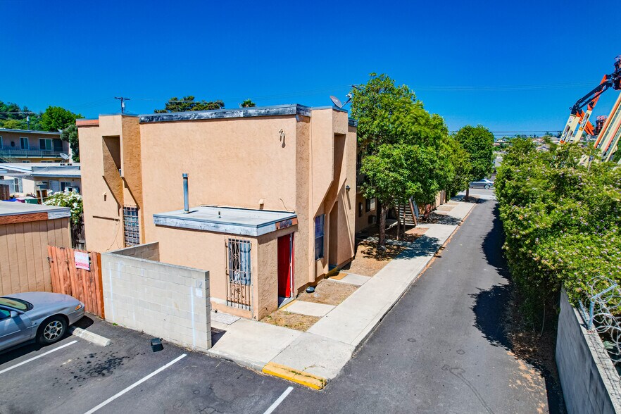 3404 Helix St, Spring Valley, CA à vendre - Photo du bâtiment - Image 3 de 7